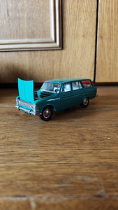 Коллекция моделей автомобилей СССР 1:43 — Made in USSR (4 фото из 10)