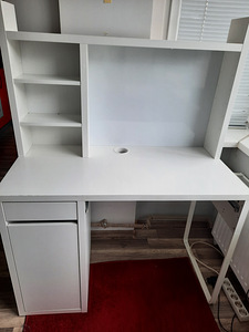 Kirjutuslaud (1 foto / 3)