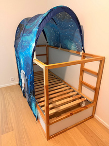 Детская кровать IKEA KURA 90×200 с космическим куполом (1 фото из 5)