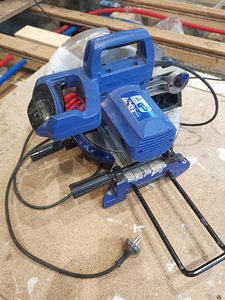 Торцовочная пила Metabo KS 210 Lasercut (3 фото из 7)