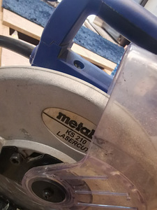 Торцовочная пила Metabo KS 210 Lasercut (5 фото из 7)