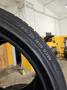 255 35 R 19 & 245 35 R 19 Kumho WinterCraft WP72 (4 foto / 6)
