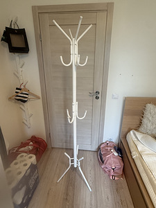 White metal standing coat rack (1 foto / 1)