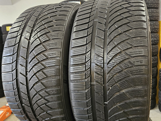 255 35 R 19 Kumho WinterCraft WP72