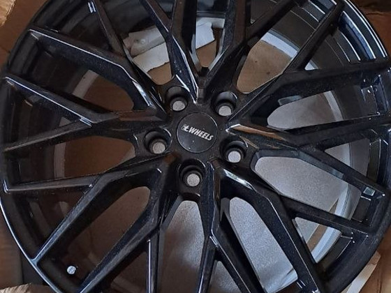 IT Wheels Xana / 9.5Jx21H2 / 5x112 / ET36 / 66.5