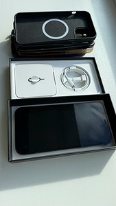 iPhone 12 Pro Max 512 GB + 9 ümbrist + originaalkarp (6 foto / 6)