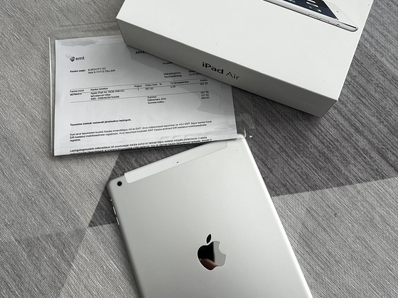 iPad Air 1-го поколения (16GB, Wi‑Fi+4G) на запчасти или для ремонта.