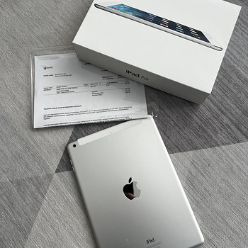iPad Air 1-го поколения (16GB, Wi‑Fi+4G) на запчасти или для ремонта.
