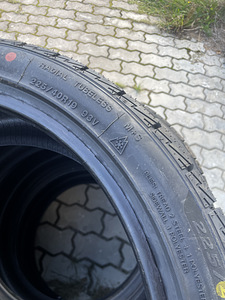 R 19 40 225 (4 foto / 4)