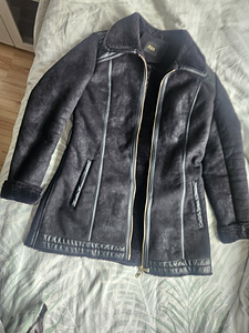 Женская куртка Guess 38/M (4 фото из 8)