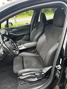 BMW 218i Active Tourer M Sport paket 1.5 100 кВт (7 фото из 8)