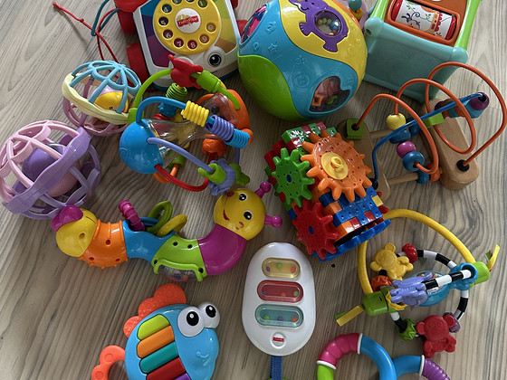 Продам детские игрушки