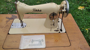 Швейная машинка Tikka (2 фото из 5)