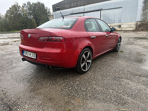Alfa Romeo 159 1.9 JTD (6 foto / 7)
