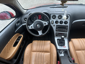 Alfa Romeo 159 1.9 JTD (5 foto / 7)