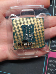 CPU - Intel Core i5-10400F (2 foto / 2)