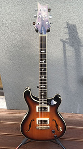Elektrikitarr PRS SE Hollowbody Standard koos kohvriga (1 foto / 9)