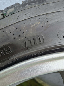 Оригинальные диски Volvo 17" и шины Dunlop Winter Sport 5 (7 фото из 8)