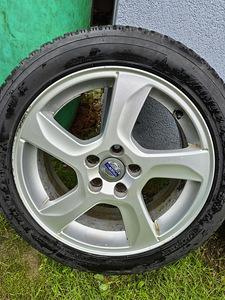 Оригинальные диски Volvo 17" и шины Dunlop Winter Sport 5 (5 фото из 8)