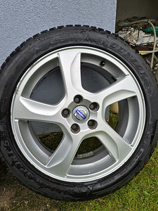 Оригинальные диски Volvo 17" и шины Dunlop Winter Sport 5 (4 фото из 8)
