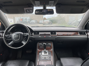 AUDI A8 (9 фото из 11)