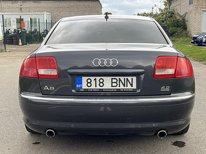 AUDI A8 (8 фото из 11)