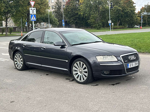 AUDI A8 (2 фото из 11)