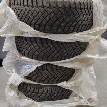 GoodYear UltraGrip Arctic 2 225/65R17 106T