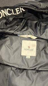 Moncler vest (3 foto / 4)