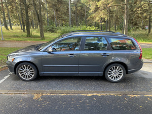 Volvo v50 (2 foto / 11)