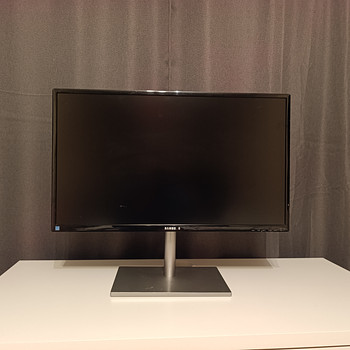 Monitor 27" Samsung S27C750P (MVA / Full HD / pööratav 90°)