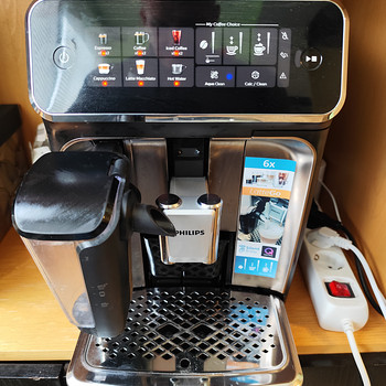 Philips Series 3300 LatteGo EP3347/90 kohvimasin.