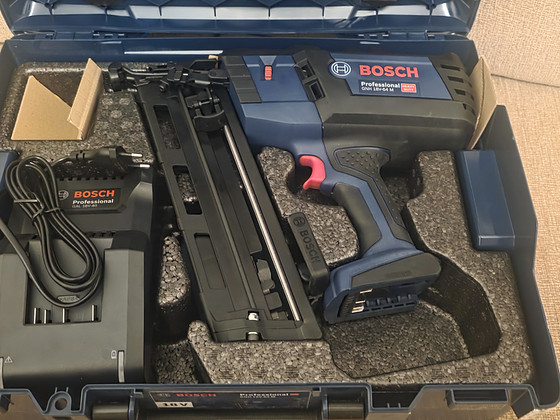 Аккумуляторный гвоздезабивной пистолет Bosch GNH 18V-64m