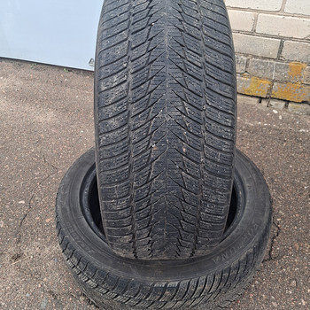 245/45 R18