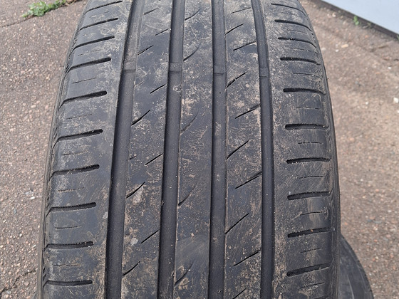 245/45 ZR18