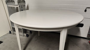 Imeilus valge söögilaud (3 foto / 7)