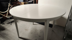 Imeilus valge söögilaud (7 foto / 7)