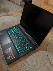 MSI Katana 15 HX B14WGK (4 foto / 6)