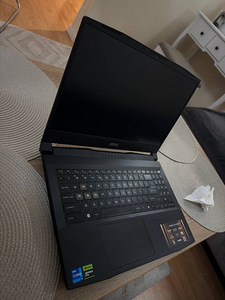 MSI Katana 15 HX B14WGK (2 foto / 6)