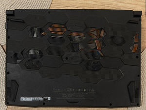 MSI Katana 15 HX B14WGK (6 foto / 6)