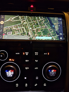 Land Rover Discovery Sport SE 2.0 120 кВт (9 фото из 15)