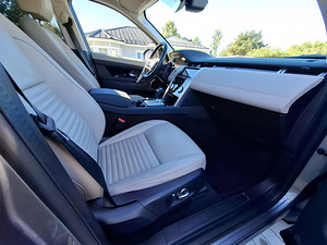 Land Rover Discovery Sport SE 2.0 120 кВт (13 фото из 15)