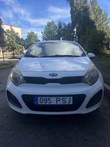 Kia Rio (3 фото из 8)