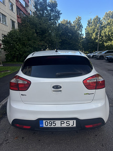 Kia Rio (4 фото из 8)