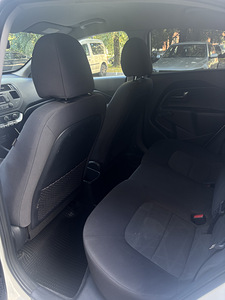 Kia Rio (6 фото из 8)