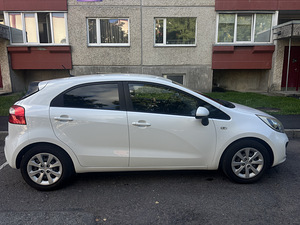 Kia Rio (7 фото из 8)
