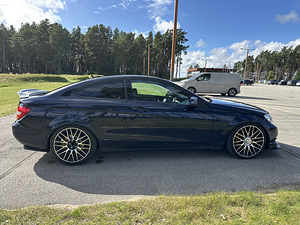 W204 купе (3 фото из 8)