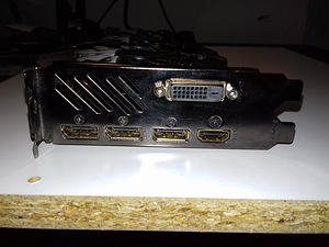 GTX 1080 Ti - GIGABYTE - 11GB - GPU (2 фото из 3)