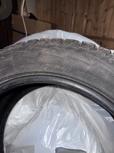 265/50 R20 (3 фото из 4)