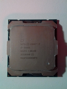 I7 6950X (1 foto / 2)